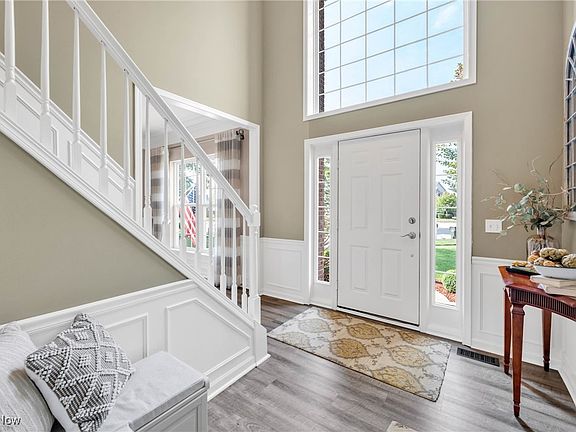 4th image of 9339 Calista Dr