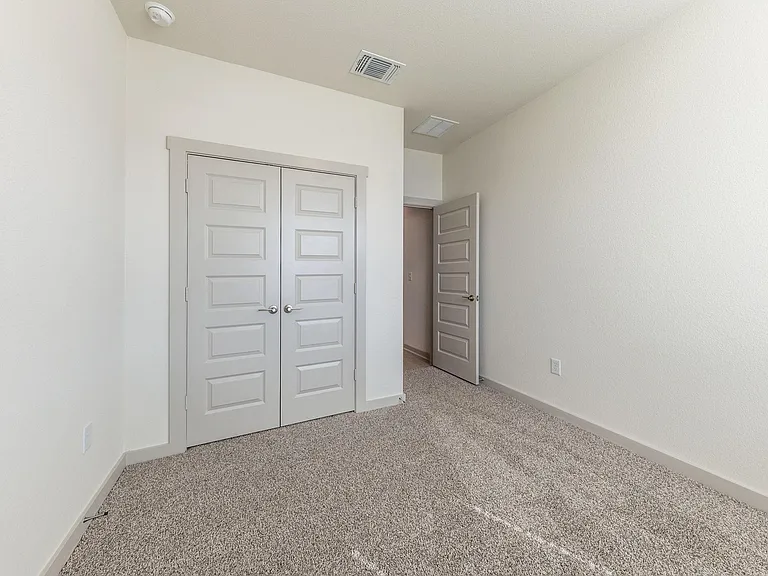 2416 Tucker Ln — Photo 9