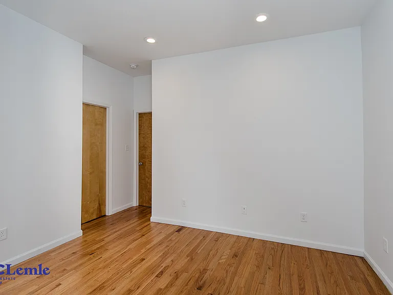 141 E 26th St #6D — Photo 5