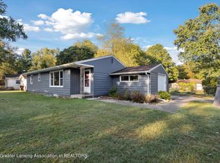 700 Cumberland Dr, Eaton Rapids, MI