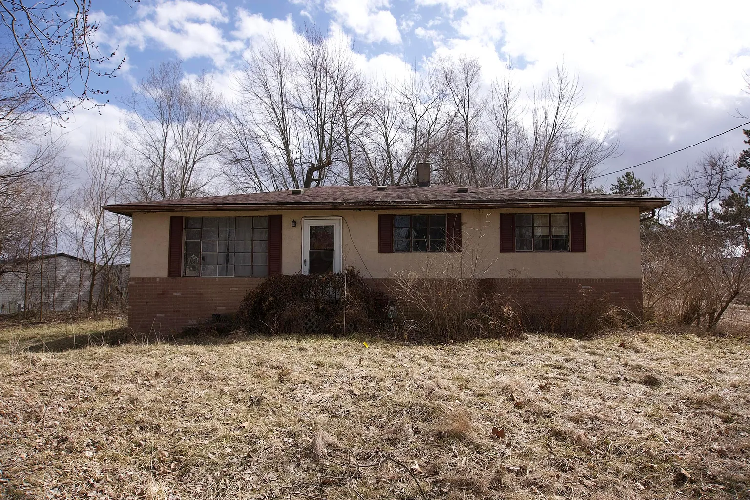 110 Crestview Dr photo 1