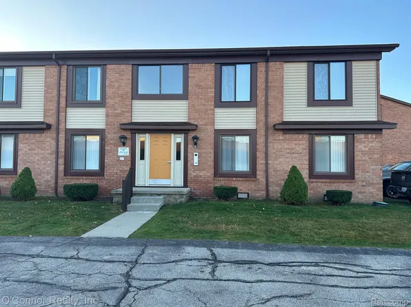 1975 Michigan Ave APT B10, Marysville, MI 48040