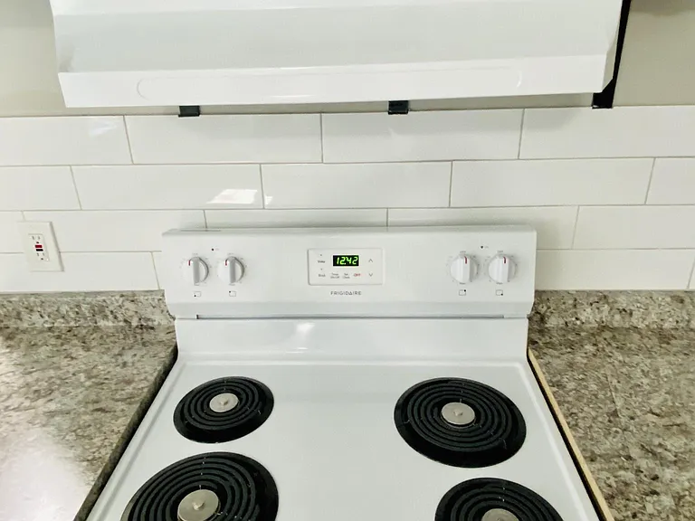 628 N Carrollton Ave — Photo 8