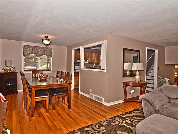5th image of 307 Mansfield Dr