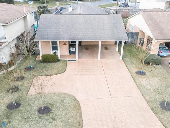 4th image of 5646 Mistletoe Dr