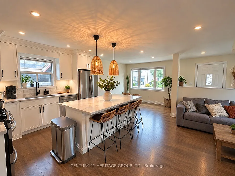 93 Ellington Dr