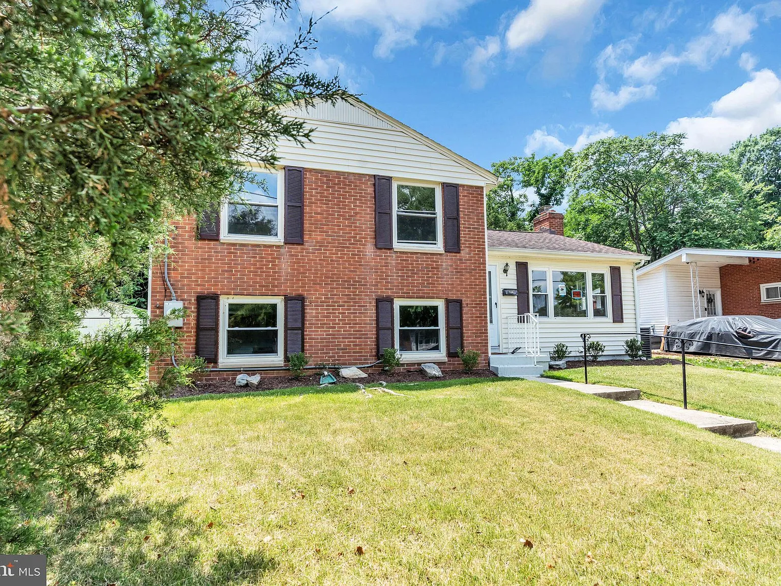 4 bed, 2.0 bath, 2118 sqft, $3,500 — Photo 2