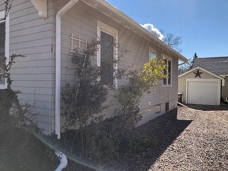 807 E Saint Vrain St — Photo 4