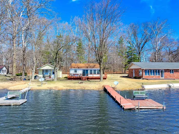 7583 W Rock Lake Shore Dr, Akron, IN 46910