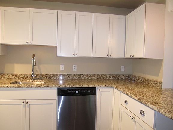 2nd image of 245 N Euclid Ave APT 2S