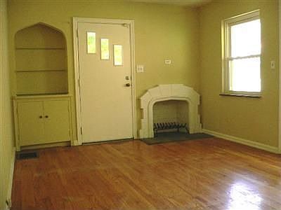 3rd image of 2856 Robert Ave