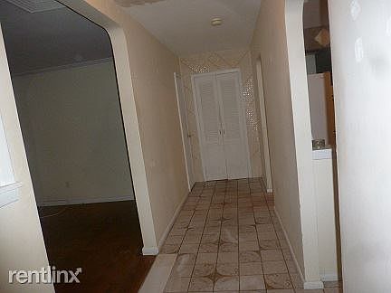 4th image of 9 Breglia St #2