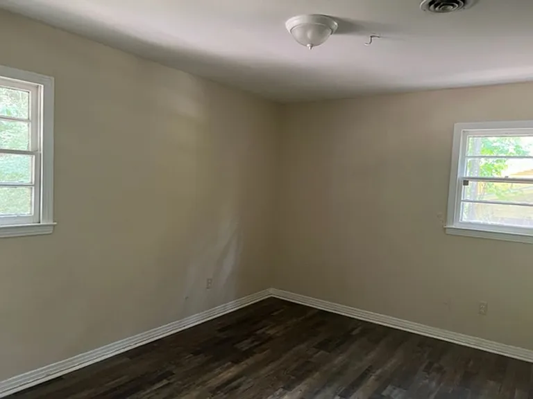 1450 Morlee Dr E — Photo 5