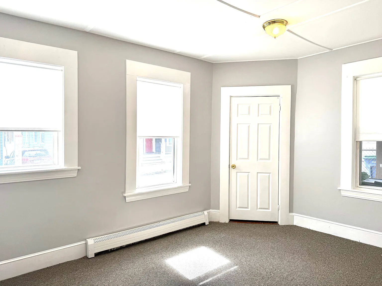 4 bed, 1295 sqft, $3,000 — Photo 2