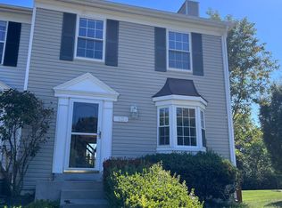 13 Devon Ct, Sterling, VA 20165