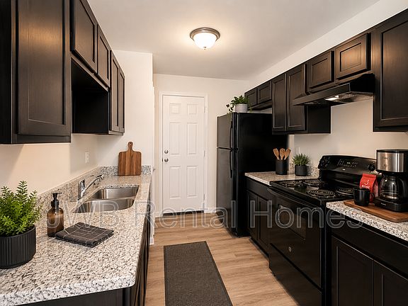 3rd image of 8466 April St