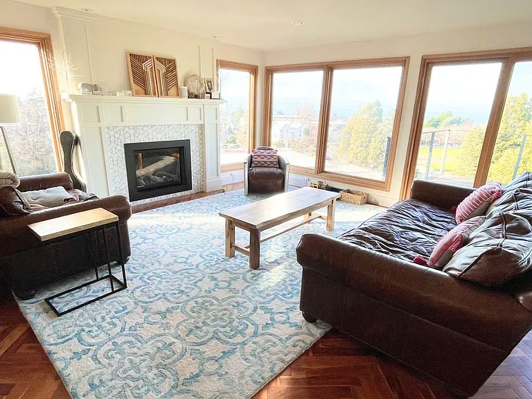 5716 SW Admiral Way — Photo 12