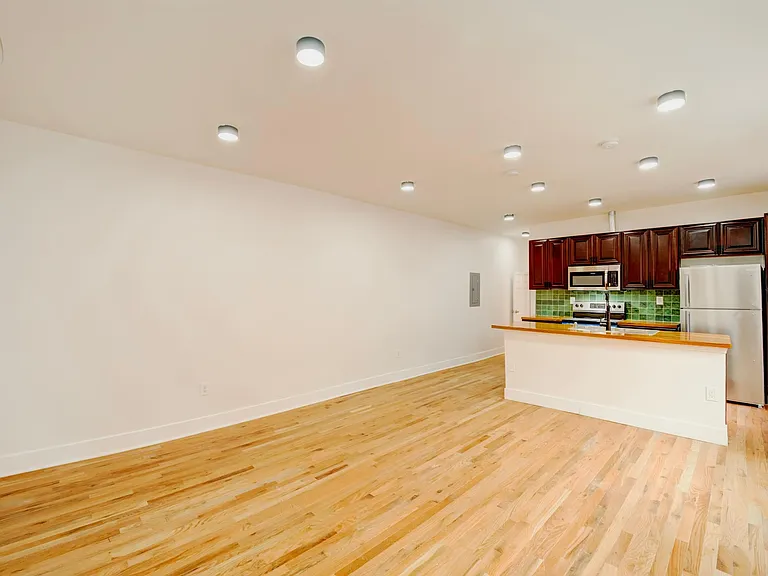 68 E McMicken Ave #2 — Photo 3