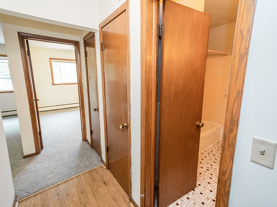 1st image of 1724 6th St NE #43b697389