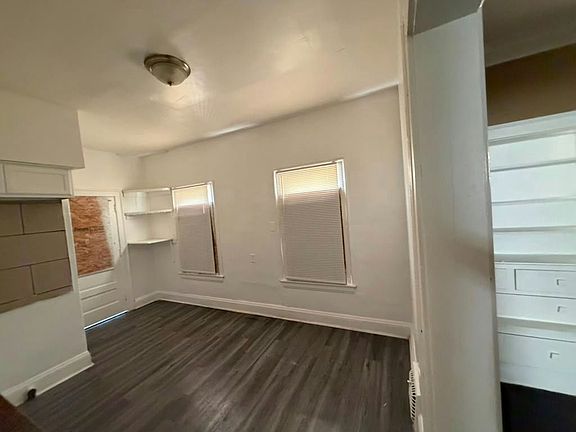 3rd image of 12420 Phillips Ave