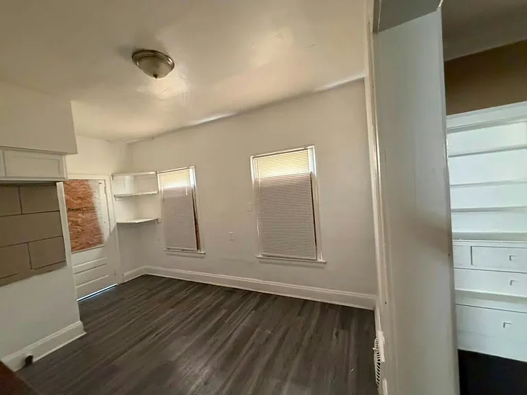 12420 Phillips Ave — Photo 3