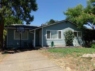 3676 Alta Mesa Dr, Redding, CA 96002