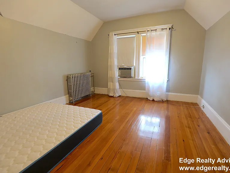 48 Burton St — Photo 6