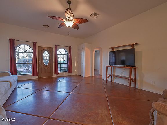 4th image of 819 N Calle Princesa