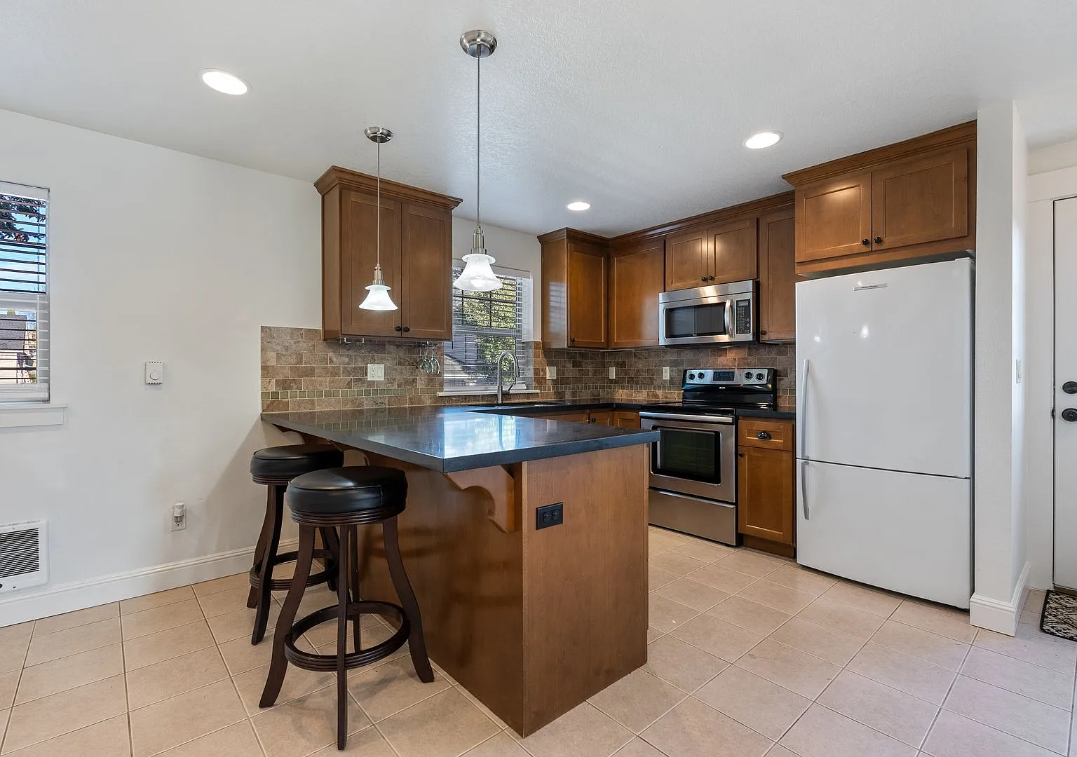 Charming Detached ADU available in NE Portland — Photo 1