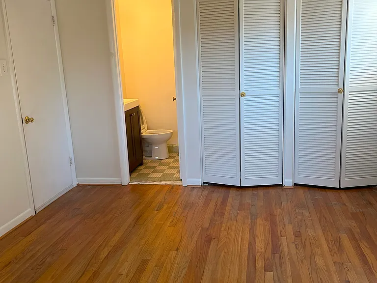 10518 Weymouth St #103 — Photo 9