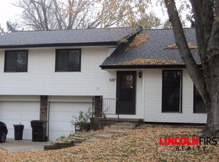 527 W Burt Dr, Lincoln, NE 68521