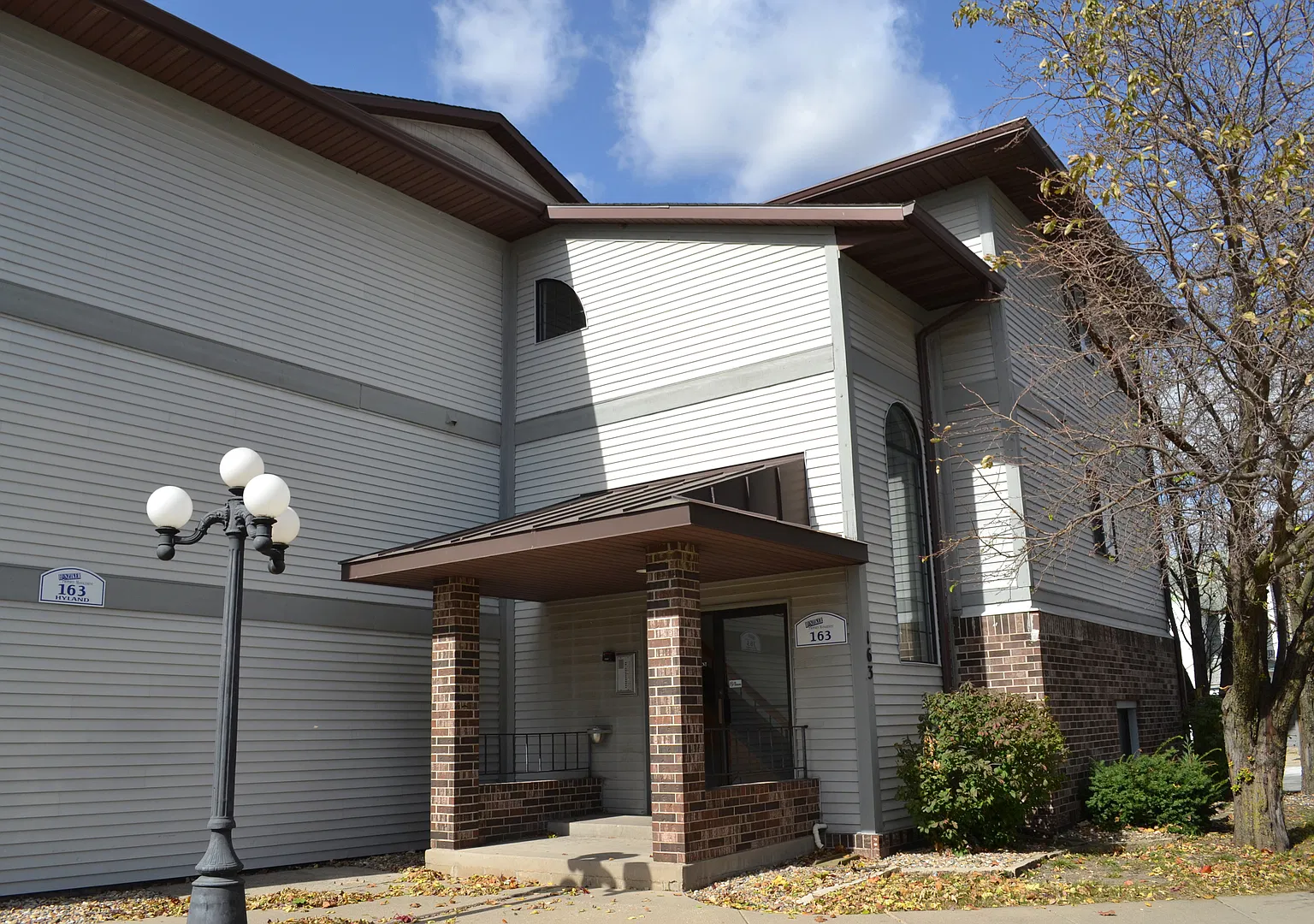 163 N. Hyland — Photo 3