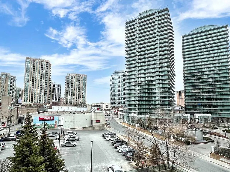 7 Lorraine Dr #502 — Photo 16
