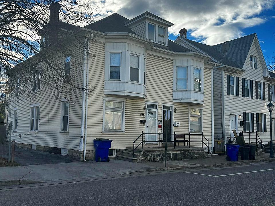 1st image of 211-213 E Washington St