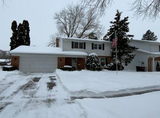 3417 Cambrey Dr, Lansing, MI 48906