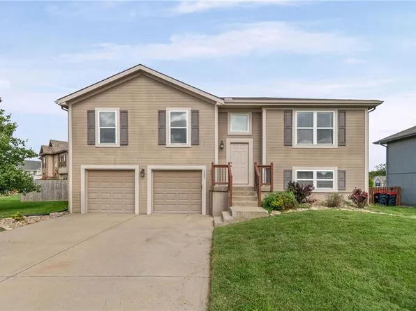 1505 Clear Creek Dr, Kearney, MO 64060