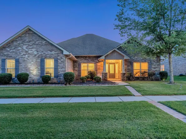 7913 Gabriela Dr NW, Huntsville, AL 35806