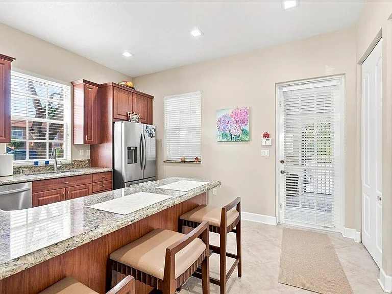 701 SW 147th Ave — Photo 6