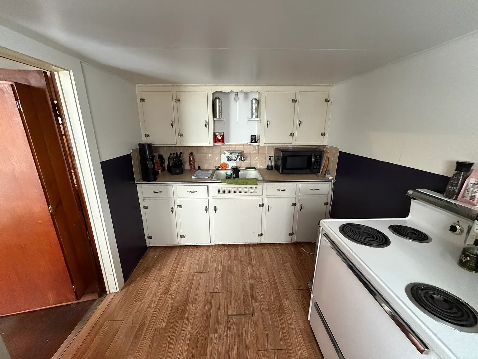 1 bed, 900 sqft, $1,200 — Photo 4