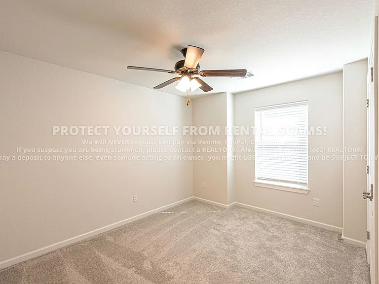 410 Coconut Ln — Photo 10