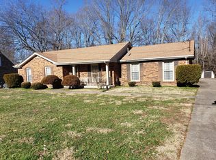 607 Fox Ridge Dr, Clarksville, TN 37042