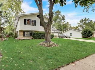 1285 Blair Ln, Hoffman Estates, IL