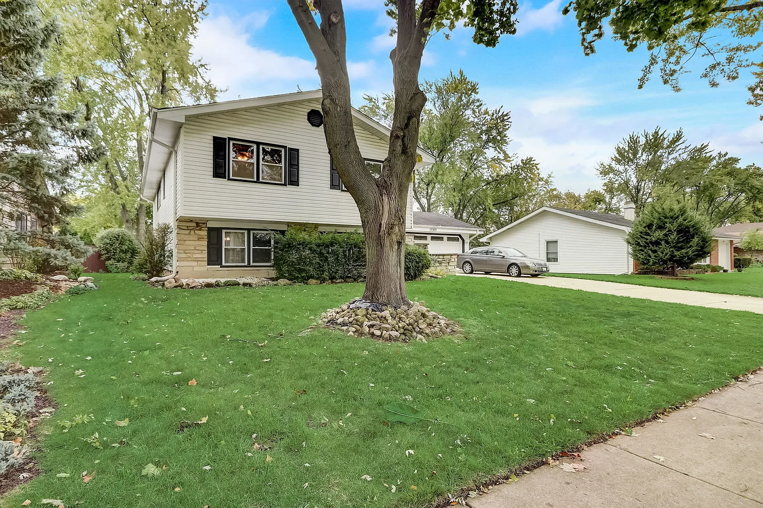 1285 Blair Ln photo 1