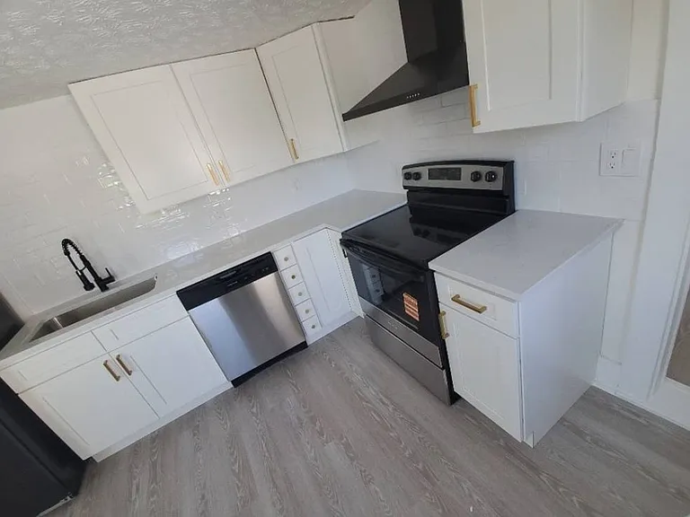 4309 Gifford Ave — Photo 29