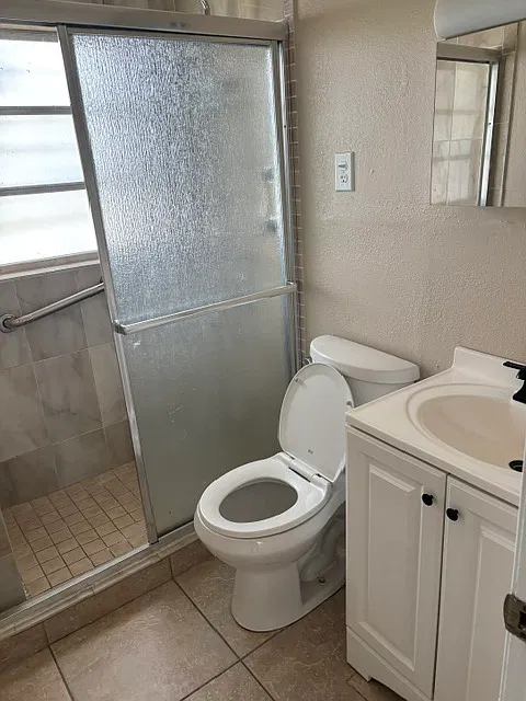 2 bed, 875 sqft, $1,400 — Photo 3