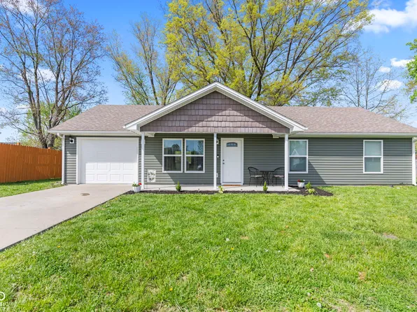 1128 Grassy Meadow Ct, Scottsburg, IN 47170