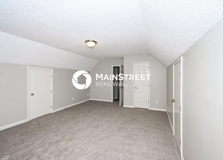 12 Stratford Dr — Photo 7