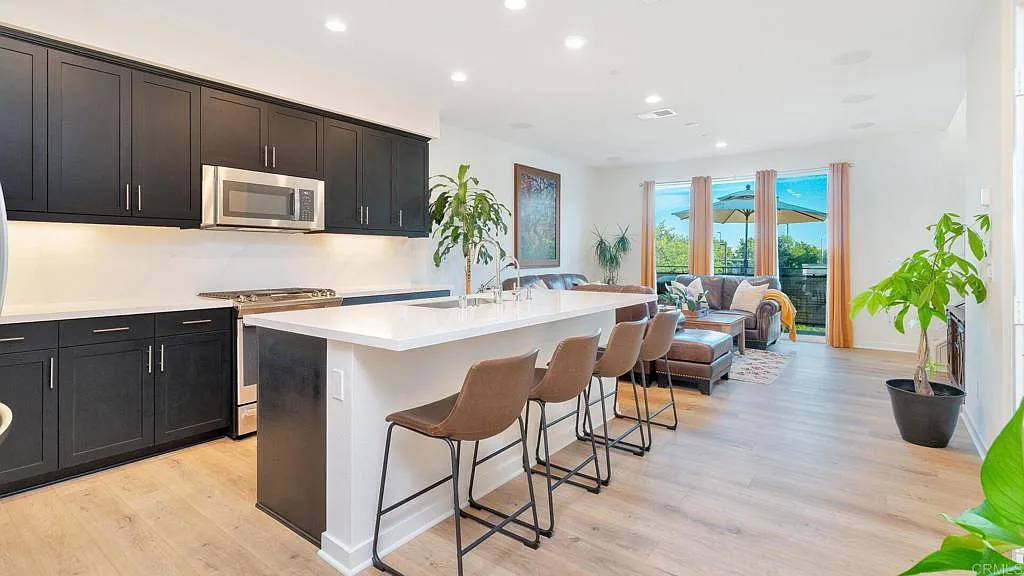 2 bed, 3.5 bath, 1670 sqft, $4,500 — Photo 1