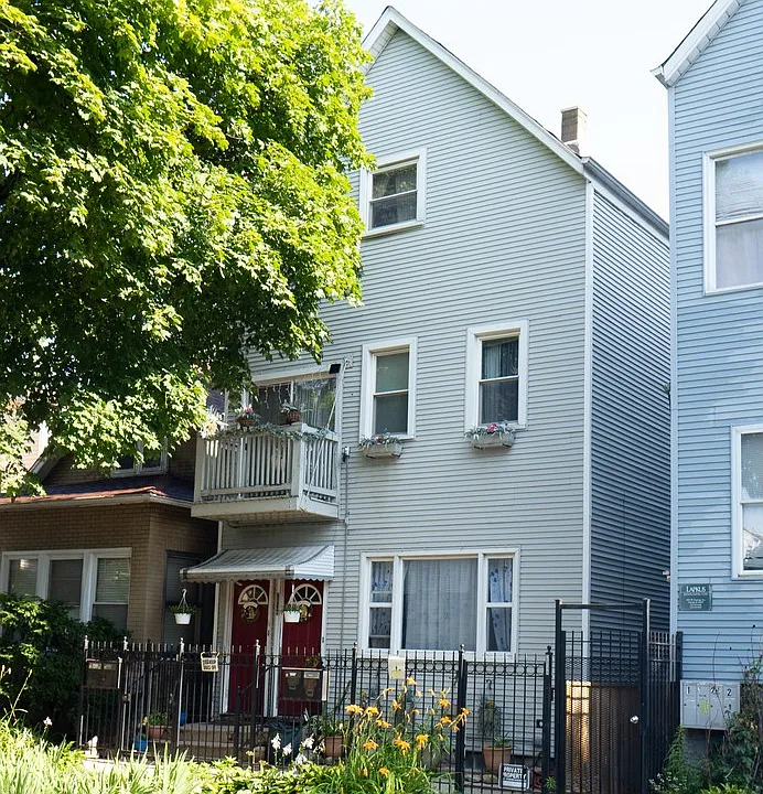 2834 W Fletcher St #2R