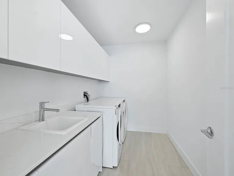 301 Quay Cmns #1409 — Photo 18
